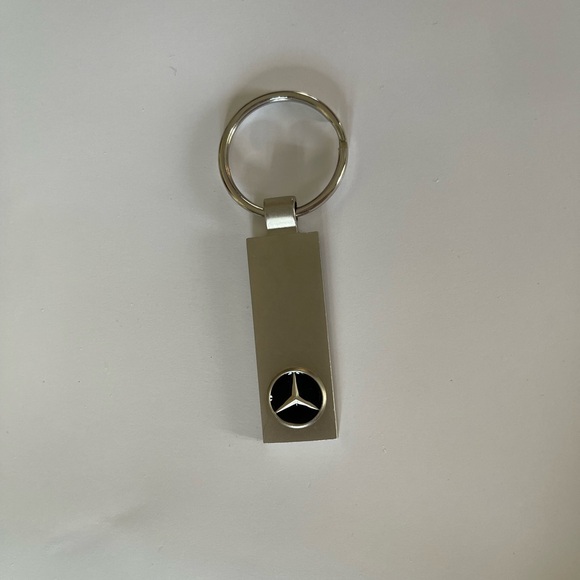 MERCEDES BENZ KEY CHAINS - Picture 4 of 5